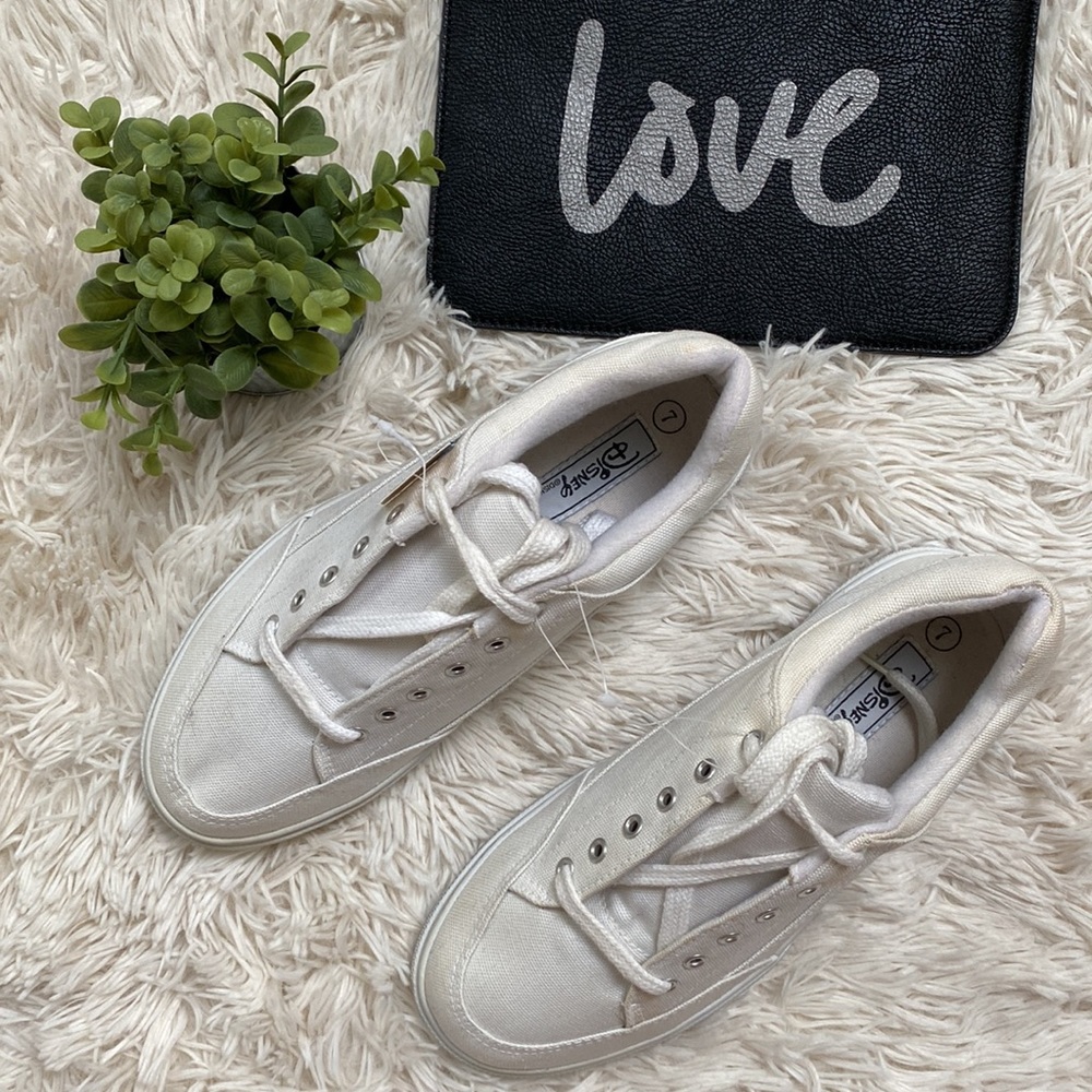 🎉2XHP🎉 Disney Vintage Mickey Mouse Canvas Sneakers 💗 White - Picture 3 of 16